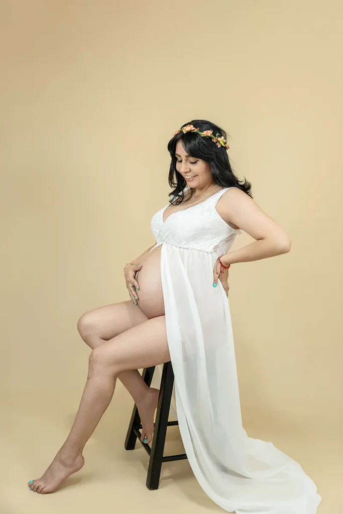 Sesión fotográfica de embarazada en estudio ambato